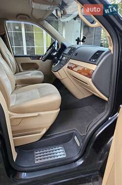 Минивэн Volkswagen Multivan 2009 в 