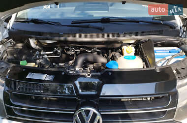 Минивэн Volkswagen Multivan 2010 в 