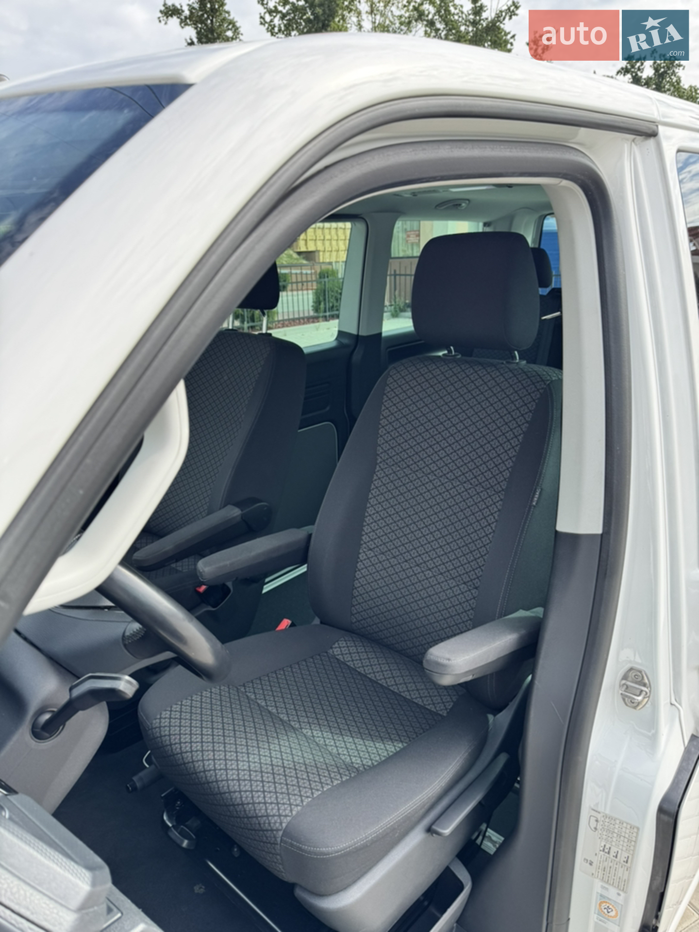2020 Volkswagen Multivan - мініатюра 23