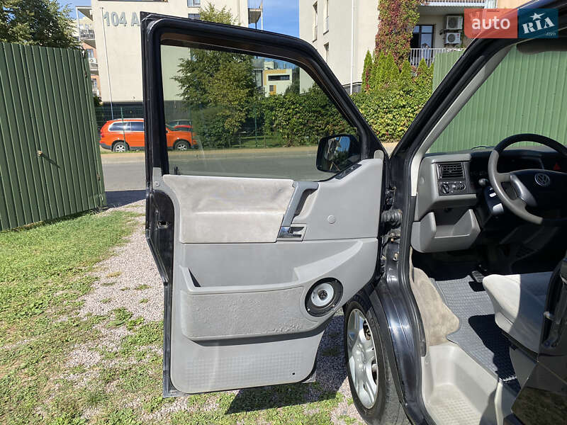 Минивэн Volkswagen Multivan 1999 в Киеве