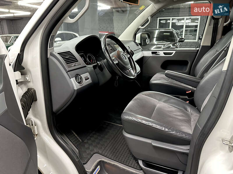 Минивэн Volkswagen Multivan 2015 в Харькове фото 10 Минивэн Volkswagen Multivan 2015 в Харькове