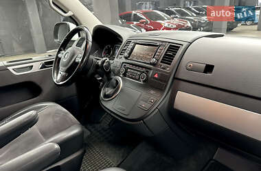 Минивэн Volkswagen Multivan 2015 в 