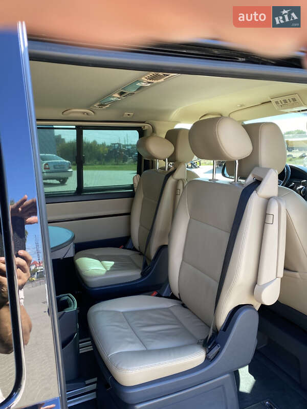 Минивэн Volkswagen Multivan 2014 в Киеве