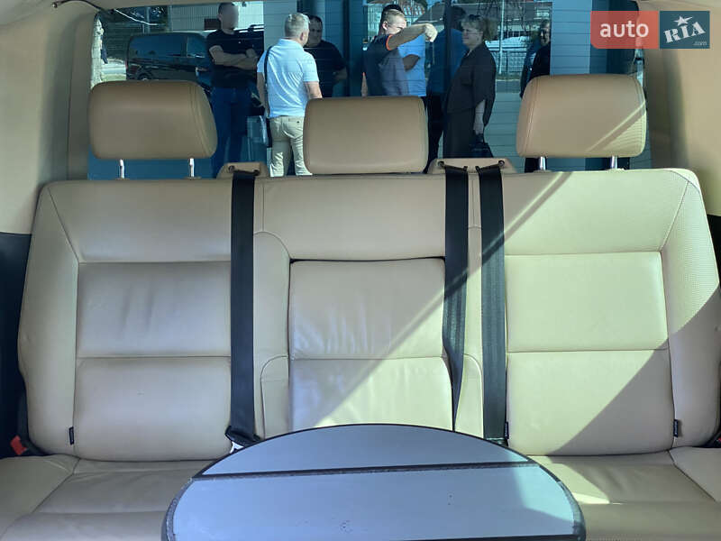 Минивэн Volkswagen Multivan 2014 в Киеве