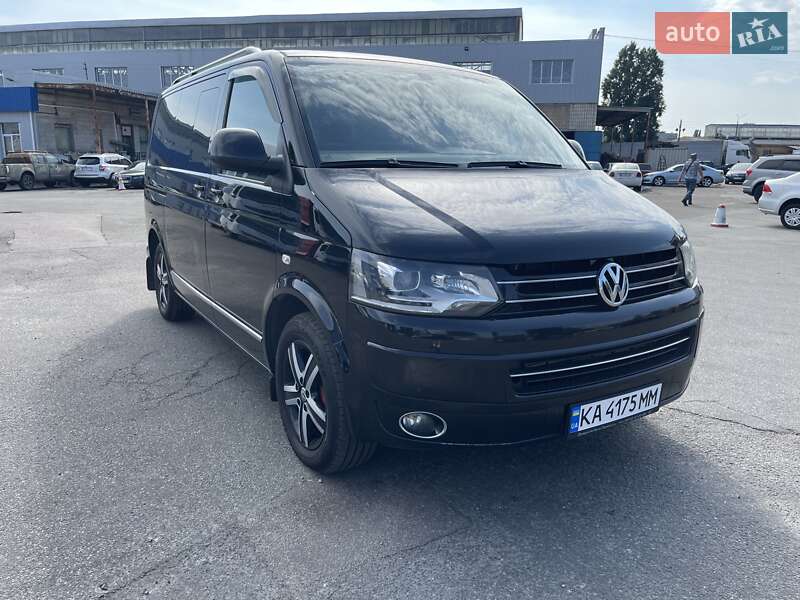 Мінівен Volkswagen Multivan 2012 в 