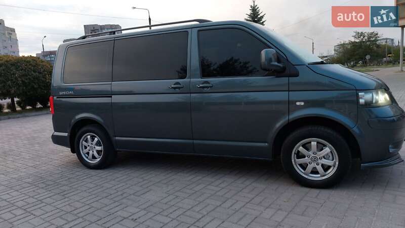 Мінівен Volkswagen Multivan 2006 в Запоріжжі