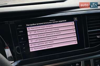 Мінівен Volkswagen Multivan 2020 в 