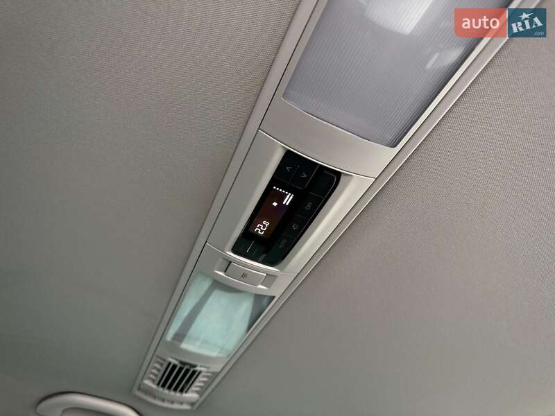 Минивэн Volkswagen Multivan 2020 в Киеве