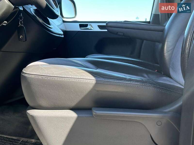 Минивэн Volkswagen Multivan 2012 в Львове фото 20 Минивэн Volkswagen Multivan 2012 в Львове