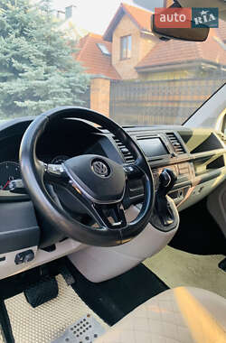 Минивэн Volkswagen Multivan 2016 в 