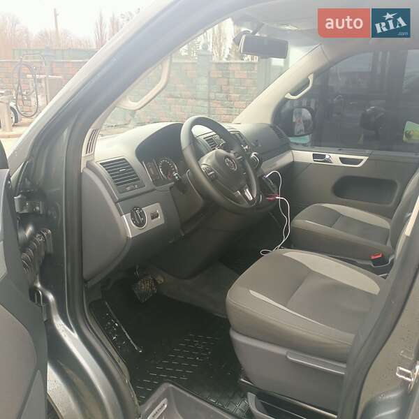 Минивэн Volkswagen Multivan 2013 в Ровно