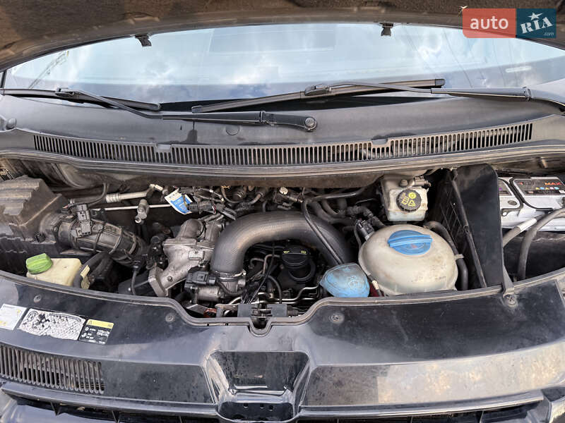Минивэн Volkswagen Multivan 2012 в Киеве