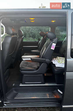 Мінівен Volkswagen Multivan 2010 в 