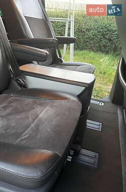 Мінівен Volkswagen Multivan 2010 в 