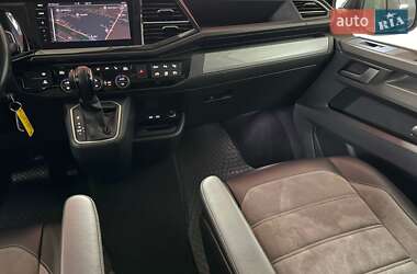 Минивэн Volkswagen Multivan 2020 в 