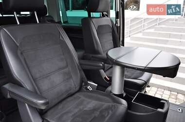 Минивэн Volkswagen Multivan 2018 в 