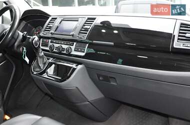 Минивэн Volkswagen Multivan 2018 в 