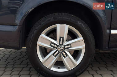 Минивэн Volkswagen Multivan 2019 в 