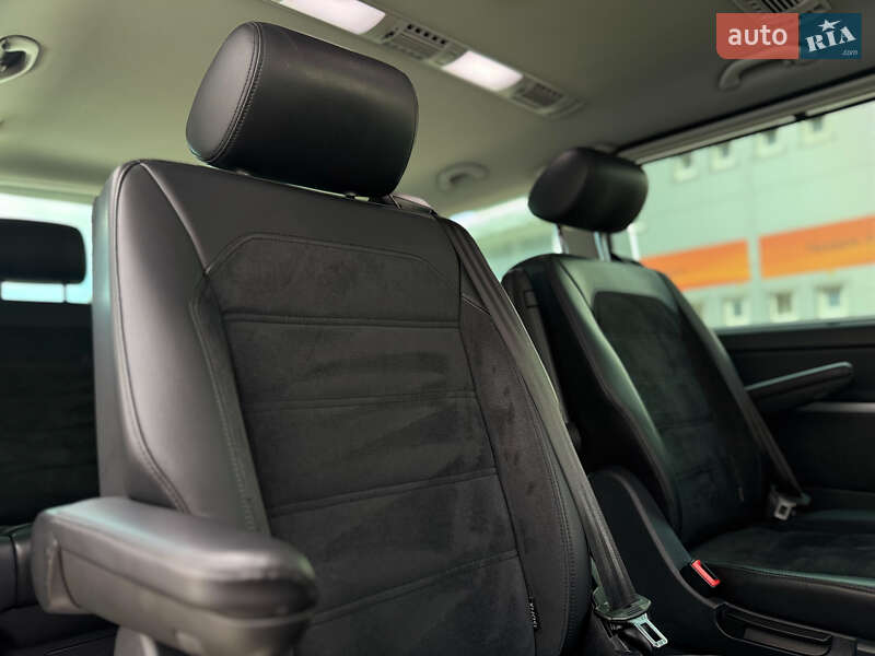 Мінівен Volkswagen Multivan 2019 в Мукачевому