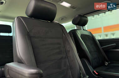 Минивэн Volkswagen Multivan 2019 в 