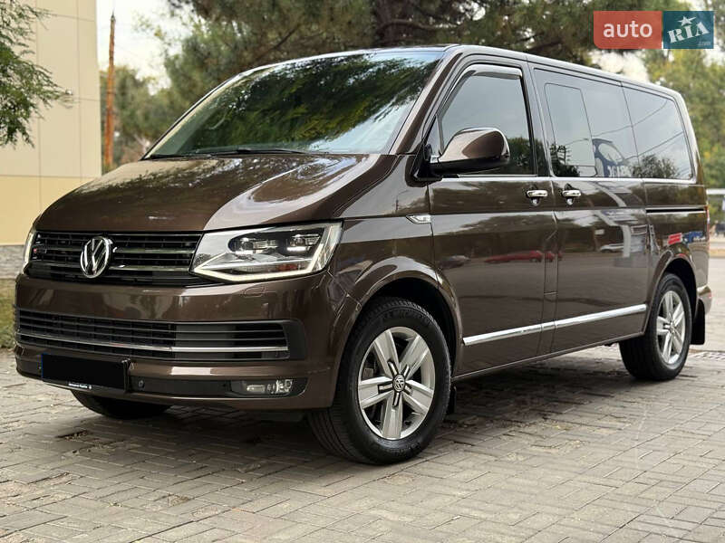 Минивэн Volkswagen Multivan 2016 в 