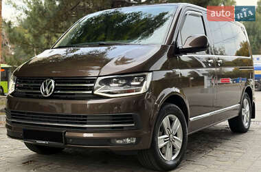 Минивэн Volkswagen Multivan 2016 в 