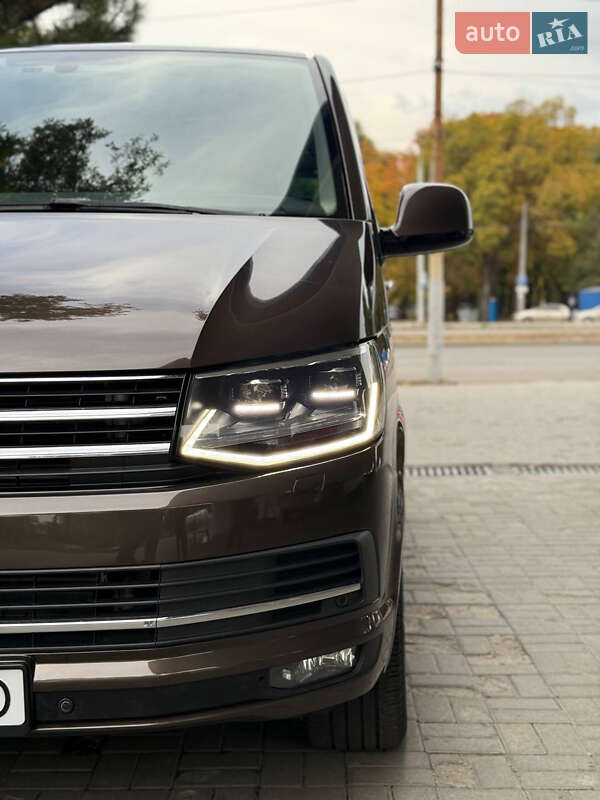 Минивэн Volkswagen Multivan 2016 в Днепре