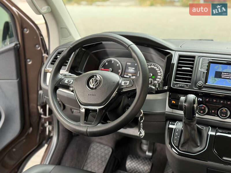 Минивэн Volkswagen Multivan 2016 в Днепре