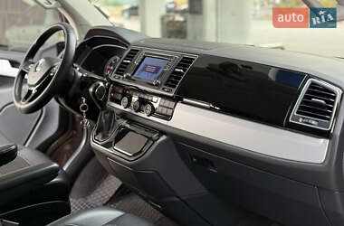 Минивэн Volkswagen Multivan 2016 в 