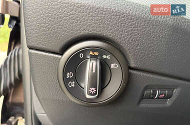 Минивэн Volkswagen Multivan 2016 в 