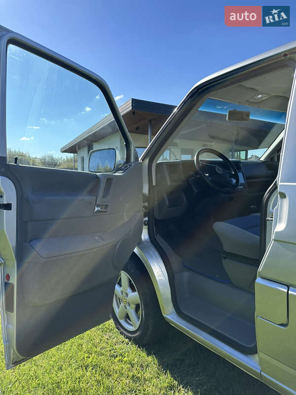 Минивэн Volkswagen Multivan 2001 в Ковеле