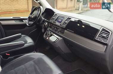 Мінівен Volkswagen Multivan 2017 в 