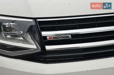 Мінівен Volkswagen Multivan 2017 в 