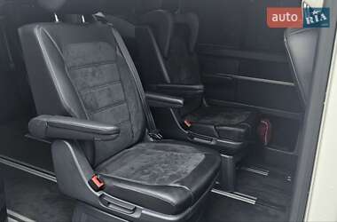 Мінівен Volkswagen Multivan 2017 в 