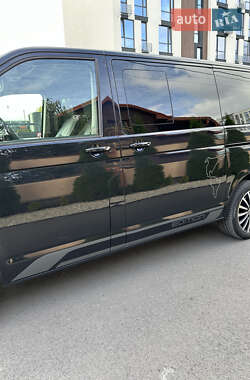 Минивэн Volkswagen Multivan 2012 в 