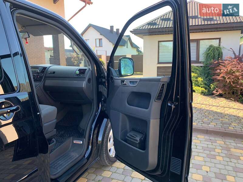 Минивэн Volkswagen Multivan 2007 в Яворове