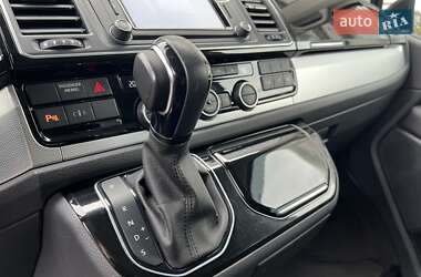 Минивэн Volkswagen Multivan 2015 в 