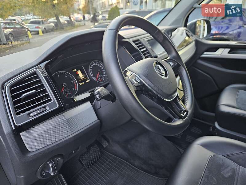 Минивэн Volkswagen Multivan 2015 в Киеве