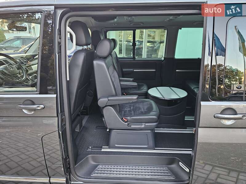 Минивэн Volkswagen Multivan 2015 в Киеве