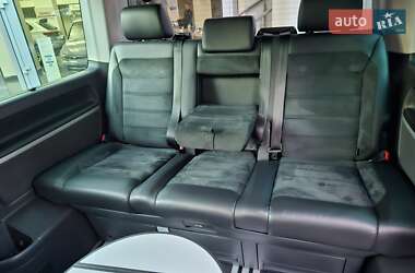 Мінівен Volkswagen Multivan 2015 в 