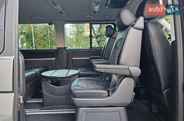 Мінівен Volkswagen Multivan 2015 в 