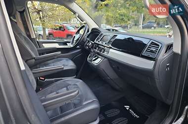 Мінівен Volkswagen Multivan 2015 в 