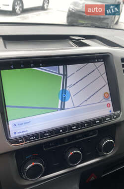 Мінівен Volkswagen Multivan 2012 в  фото 21 Мінівен Volkswagen Multivan 2012 в