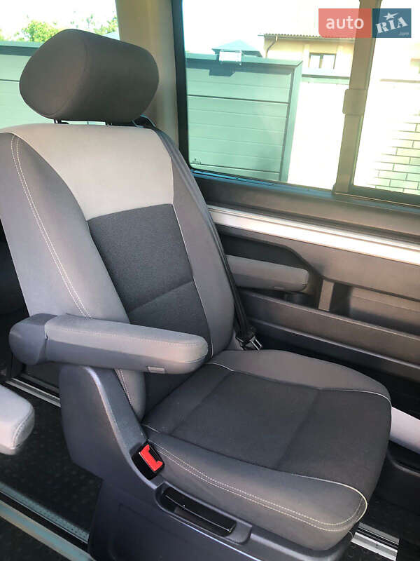 Мінівен Volkswagen Multivan 2011 в Чернігові