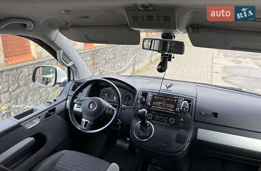 Мінівен Volkswagen Multivan 2015 в 