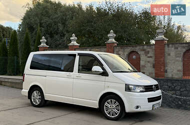 Мінівен Volkswagen Multivan 2015 в 