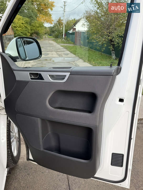 Минивэн Volkswagen Multivan 2015 в Красилове фото 46 Минивэн Volkswagen Multivan 2015 в Красилове