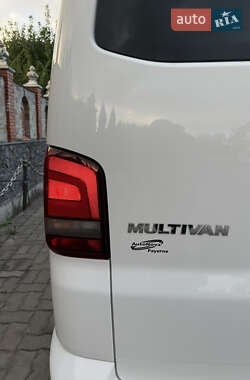Мінівен Volkswagen Multivan 2015 в 