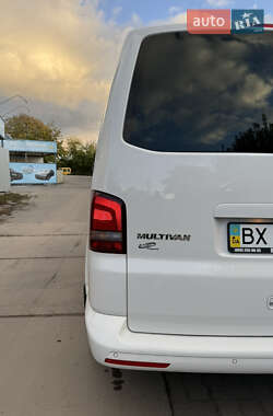 Мінівен Volkswagen Multivan 2015 в 