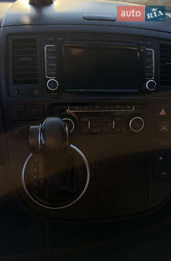 Мінівен Volkswagen Multivan 2012 в 